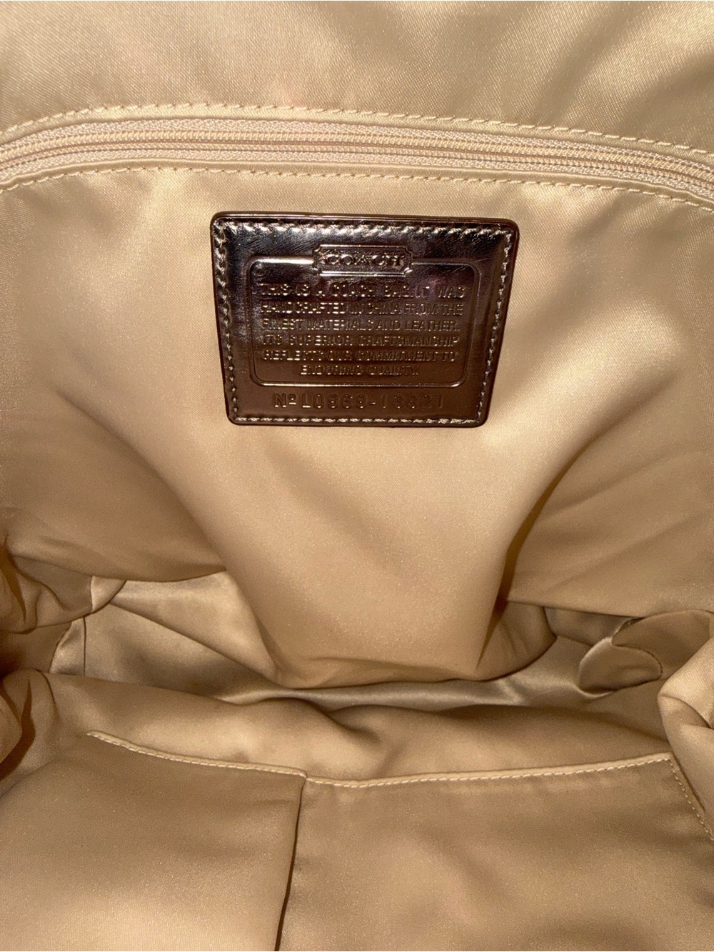 RARE AND PRISTINE!! 🩷 Coach Poppy Y2K Pink Sequin Spotlight Tote Bag - Picture 8 of 9
